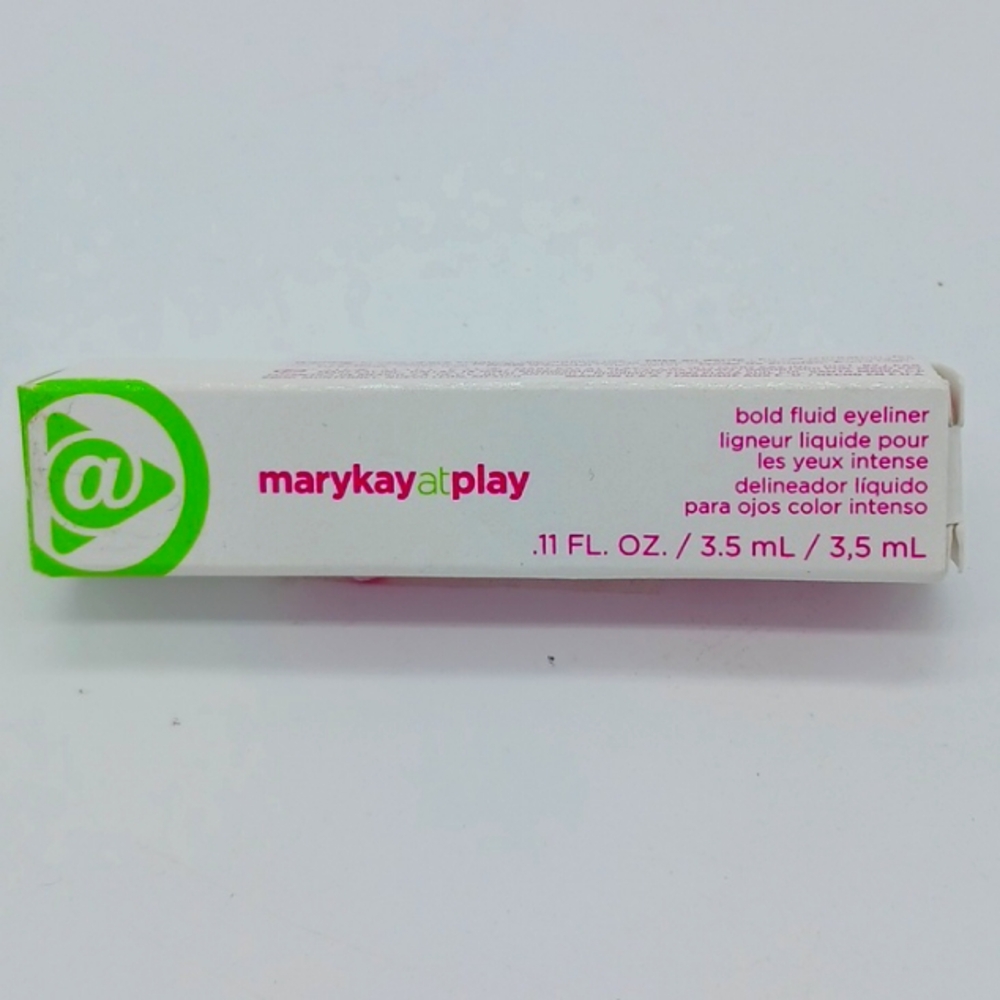 Mary Kay discontinued At Play bold liquid eyeliner in Blue My Mind.